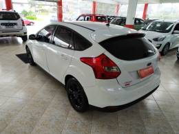 FORD - FOCUS - 2015/2015 - Branca - R$ 53.900,00