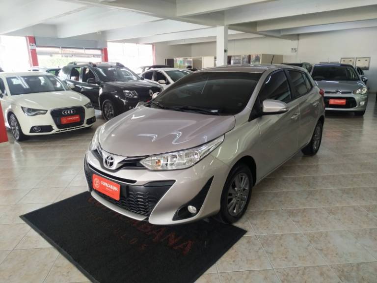 TOYOTA - YARIS - 2020/2020 - Prata - R$ 79.900,00