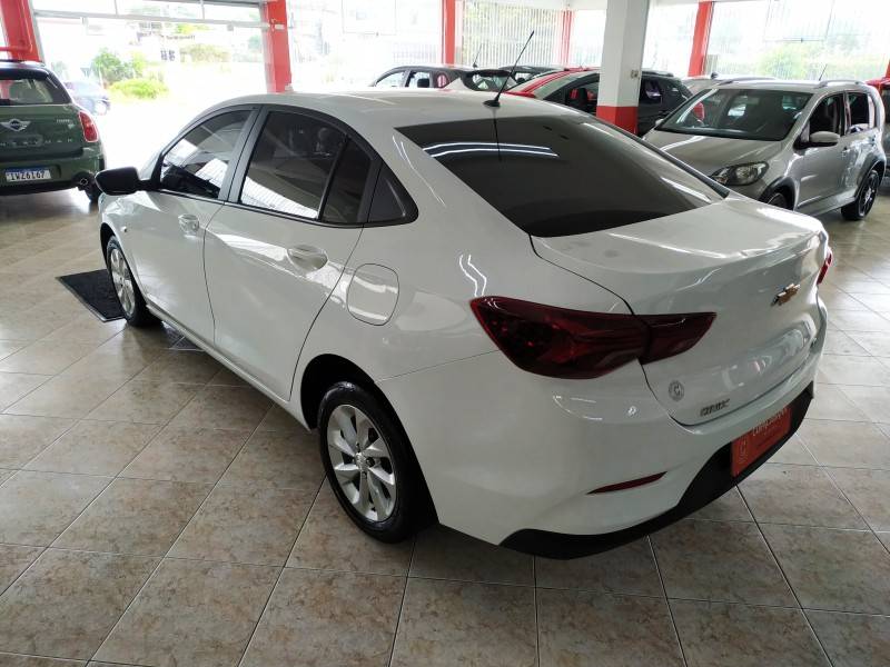 CHEVROLET - ONIX - 2023/2023 - Branca - R$ 73.900,00