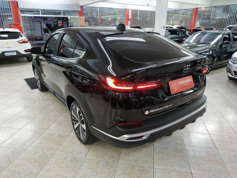 FIAT - FASTBACK - 2023/2023 - Preta - R$ 122.900,00