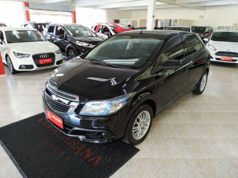 CHEVROLET - ONIX - 2013/2013 - Preta - R$ 42.900,00