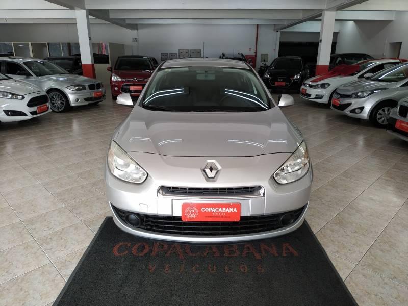 RENAULT - FLUENCE - 2013/2013 - Prata - R$ 39.900,00