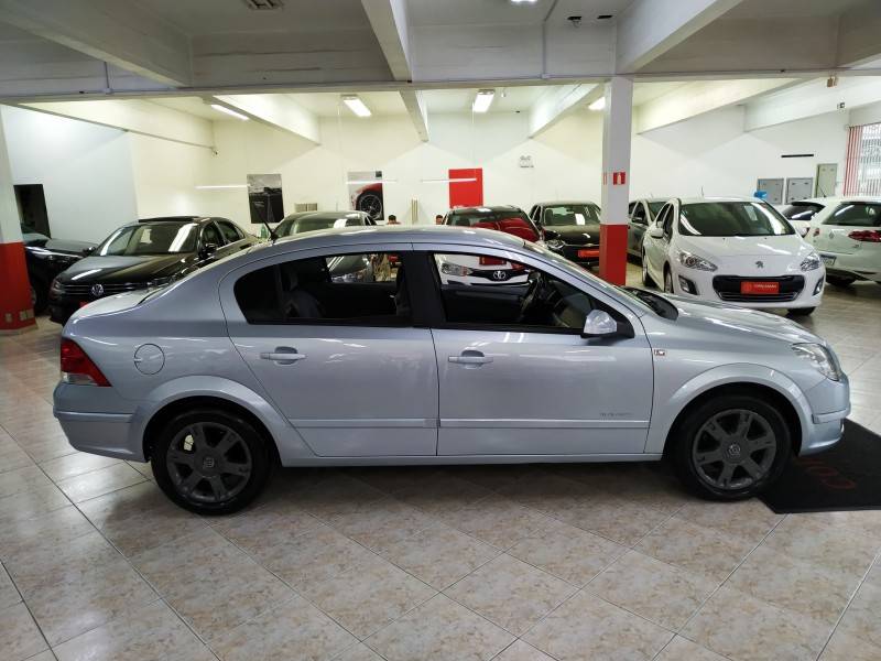 CHEVROLET - VECTRA - 2008/2008 - Prata - R$ 32.900,00