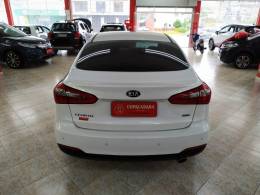 KIA MOTORS - CERATO - 2015/2015 - Branca - R$ 69.900,00