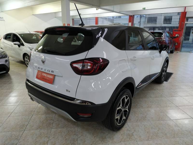 RENAULT - CAPTUR - 2022/2022 - Branca - R$ 99.900,00