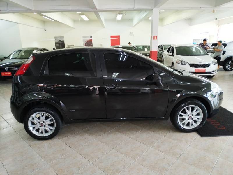 FIAT - PUNTO - 2011/2011 - Preta - R$ 32.900,00