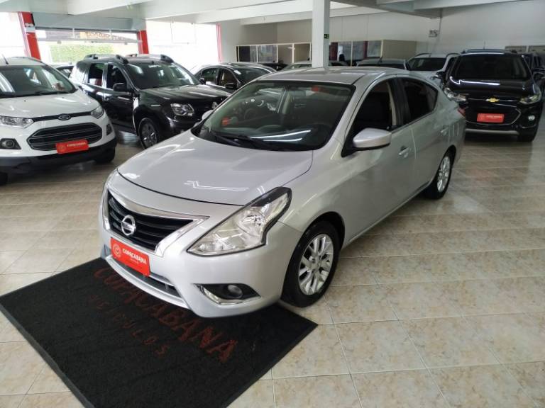 NISSAN - VERSA - 2016/2016 - Prata - R$ 47.900,00