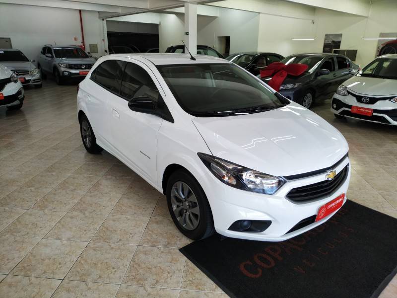 CHEVROLET - ONIX - 2019/2019 - Branca - R$ 67.900,00