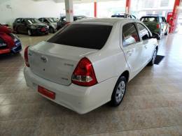 TOYOTA - ETIOS - 2018/2018 - Branca - R$ 57.900,00