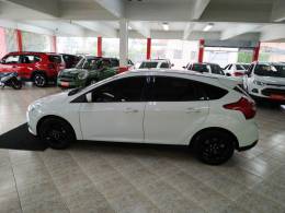 FORD - FOCUS - 2015/2015 - Branca - R$ 53.900,00