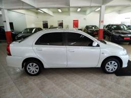 TOYOTA - ETIOS - 2018/2018 - Branca - R$ 57.900,00