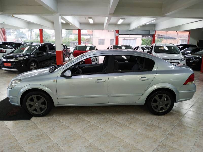 CHEVROLET - VECTRA - 2008/2008 - Prata - R$ 32.900,00