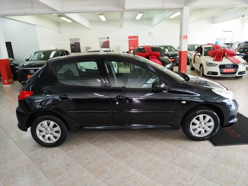 PEUGEOT - 207 - 2011/2011 - Preta - R$ 24.500,00