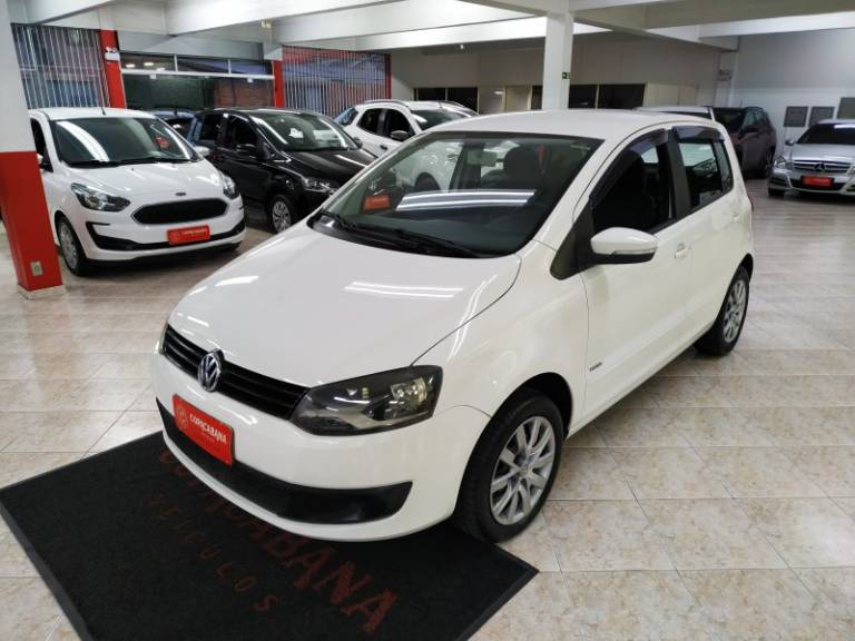 VOLKSWAGEN - FOX - 2013/2013 - Branca - R$ 37.500,00