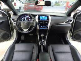 TOYOTA - YARIS - 2020/2020 - Branca - R$ 83.900,00