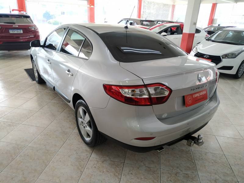 RENAULT - FLUENCE - 2013/2013 - Prata - R$ 39.900,00