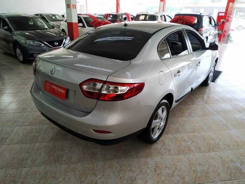 RENAULT - FLUENCE - 2013/2013 - Prata - R$ 41.900,00