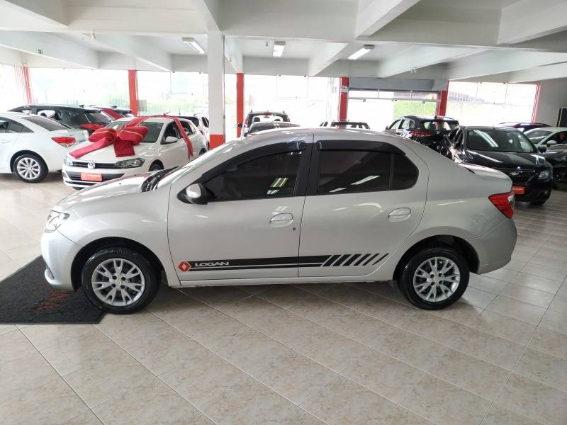 RENAULT - LOGAN - 2019/2019 - Prata - R$ 42.900,00