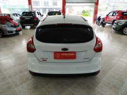 FORD - FOCUS - 2015/2015 - Branca - R$ 53.900,00