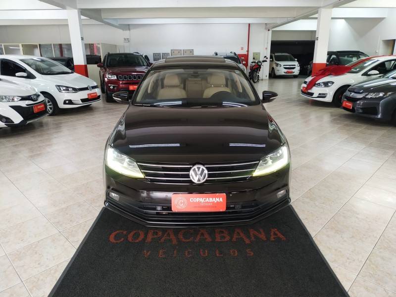 VOLKSWAGEN - JETTA - 2017/2017 - Preta - R$ 97.900,00