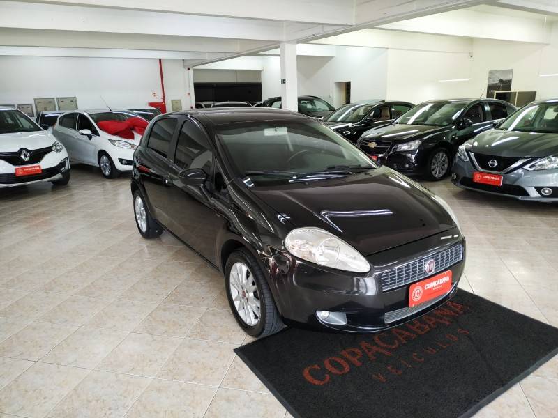 FIAT - PUNTO - 2011/2011 - Preta - R$ 32.900,00