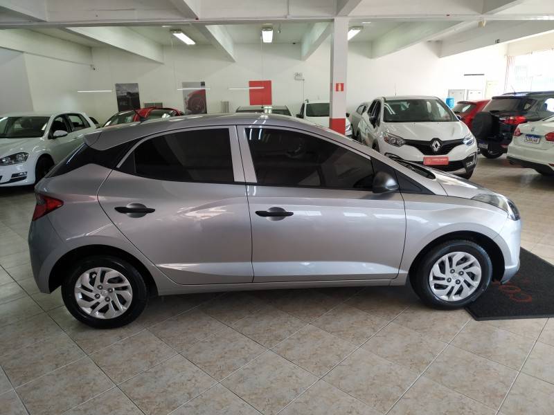 HYUNDAI - HB20 - 2022/2022 - Prata - R$ 60.900,00