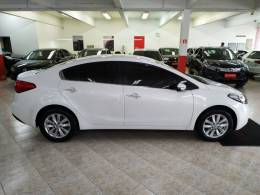 KIA MOTORS - CERATO - 2015/2015 - Branca - R$ 69.900,00