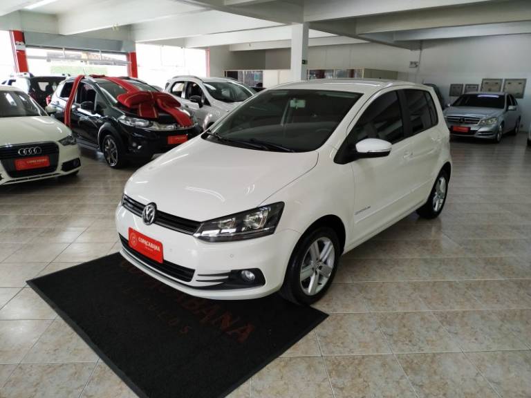 VOLKSWAGEN - FOX - 2015/2015 - Branca - R$ 47.900,00