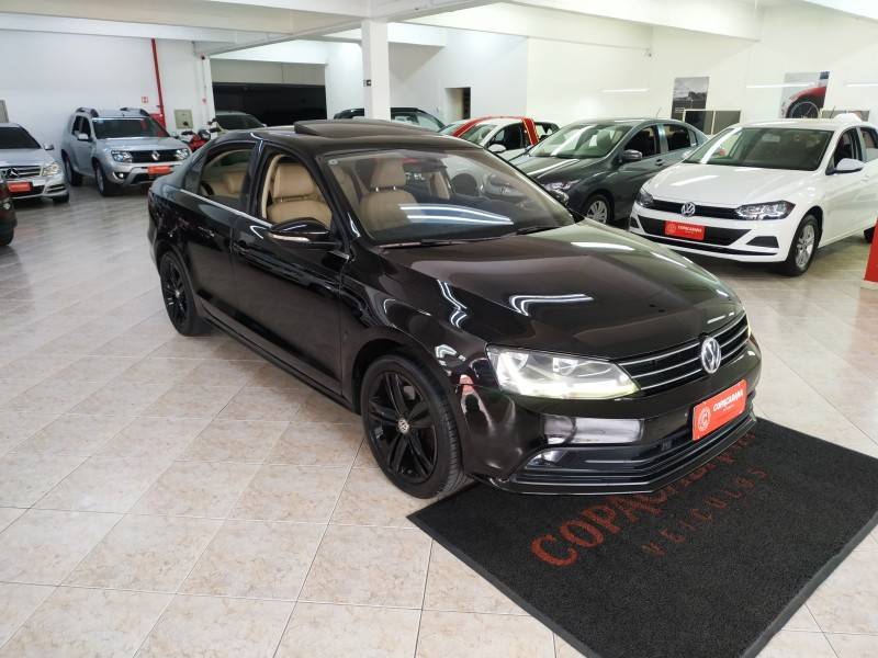 VOLKSWAGEN - JETTA - 2017/2017 - Preta - R$ 97.900,00