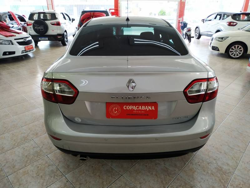 RENAULT - FLUENCE - 2013/2013 - Prata - R$ 41.900,00