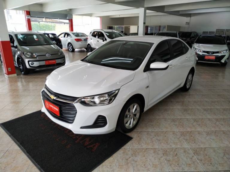 CHEVROLET - ONIX - 2023/2023 - Branca - R$ 73.900,00