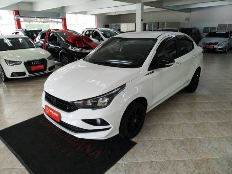 FIAT - CRONOS - 2021/2021 - Branca - R$ 81.900,00